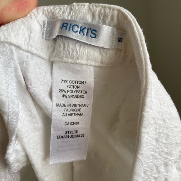 Ricki’s 18 White textured stretchy pants - Picture 4 of 5